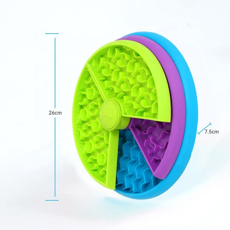 Dog slow feeder puzzle measuring 26 cm wide and 7.5 cm deep